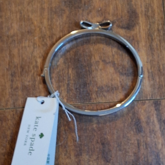 Kate Spade Rhinestone Bow Bracelet NWT - Picture 2 of 6